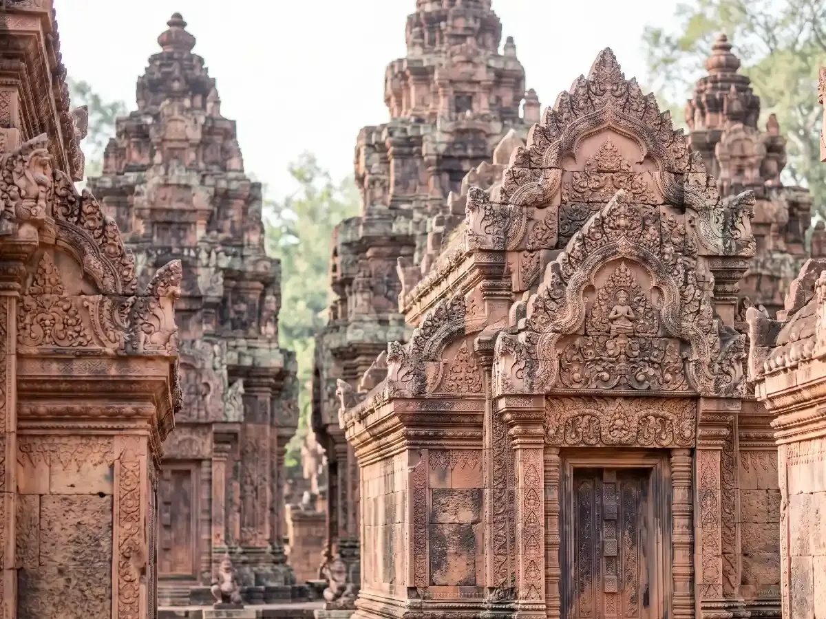 Banteay Srei, the pink sandstone — Stones & Villages stay