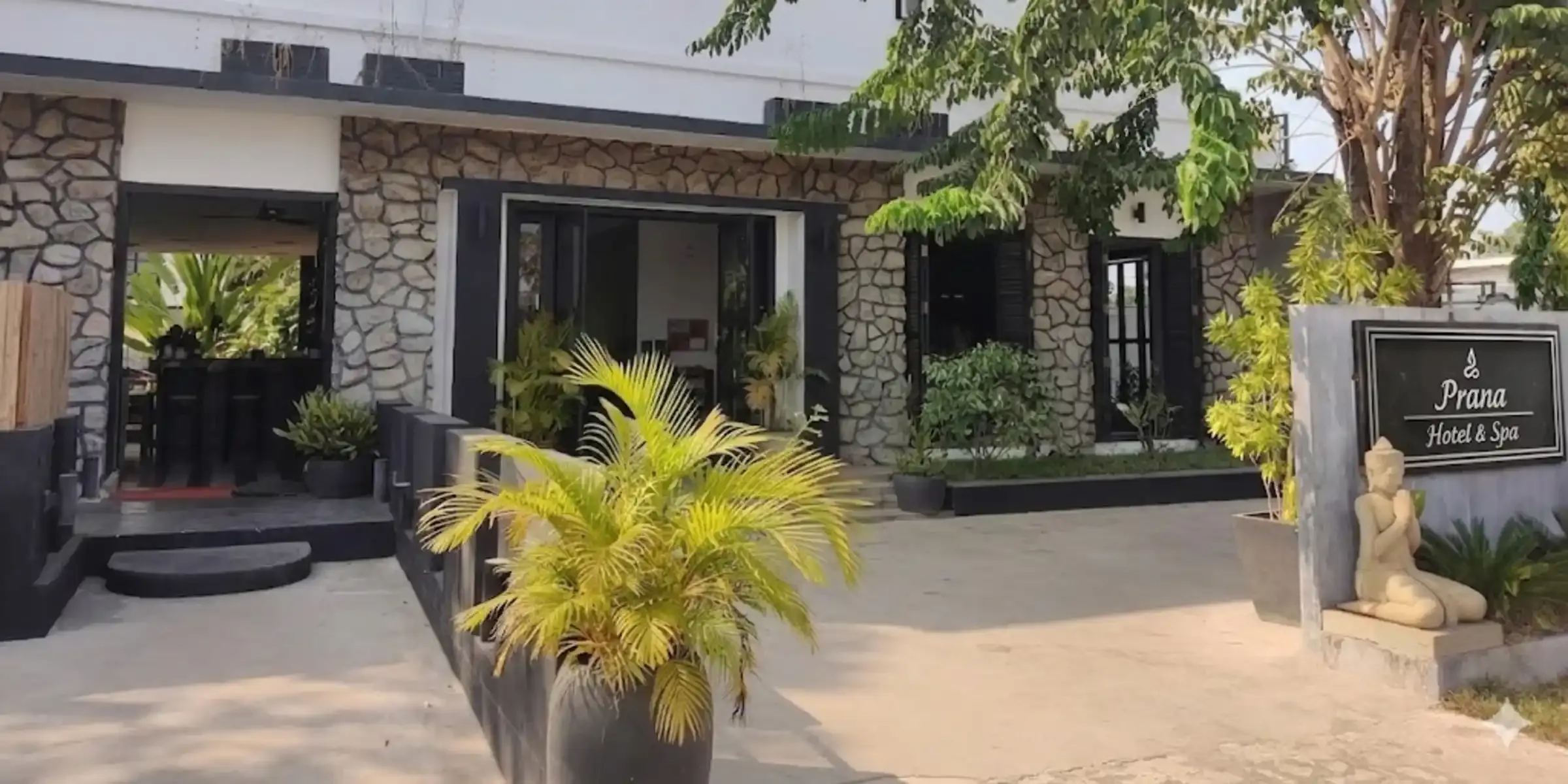 Entrance of Prana Hotel in Siem Reap