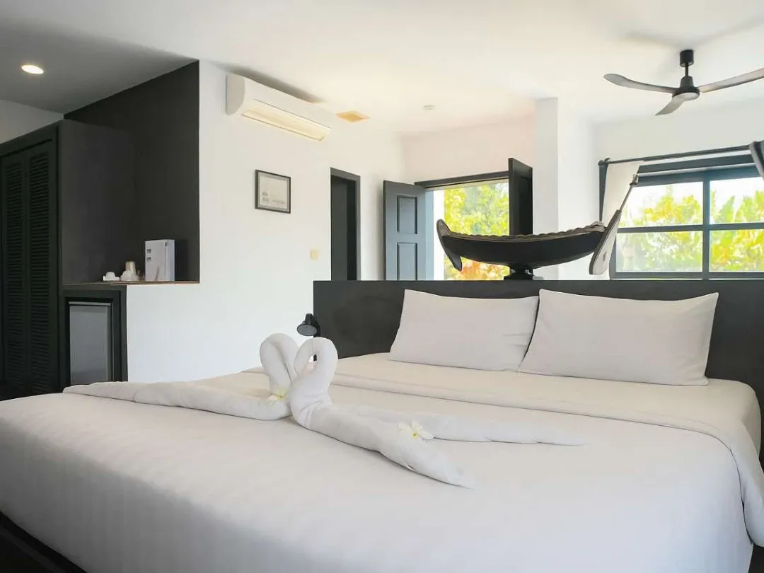 King with Balcony — Prana Hotel room in Siem Reap, photo 1