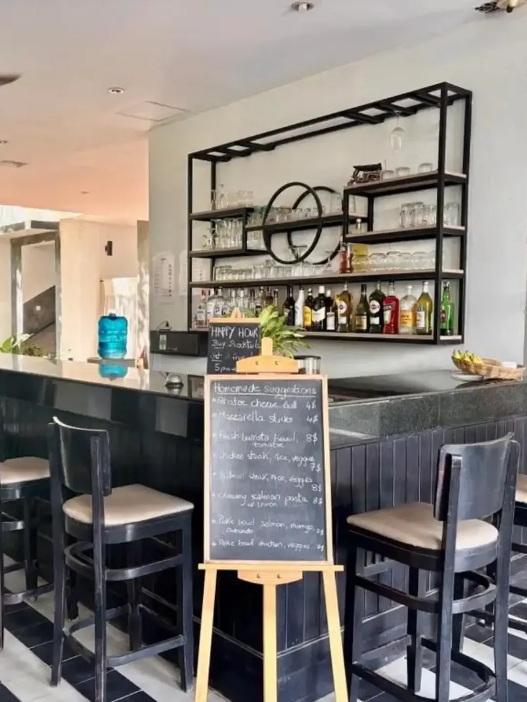 Bar and cocktails at Prana Hotel in Siem Reap